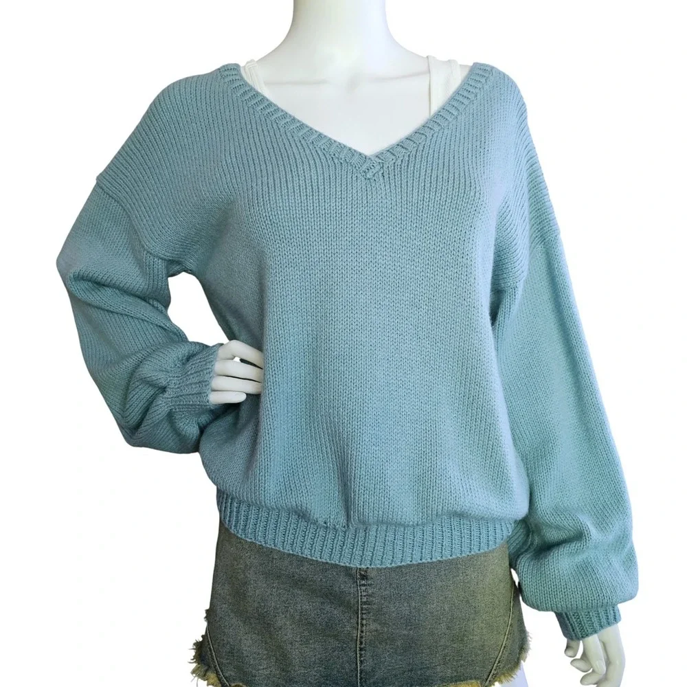 Handmade Knit Sky Blue‎ Oversized Sweater | Cozy V-Neck Pullover - Picture 7 of 8